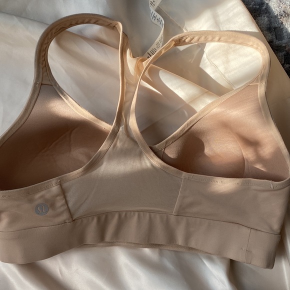 Lululemon 🍋 Bra Sz 6 🧘🏼♀️ - Picture 4 of 4